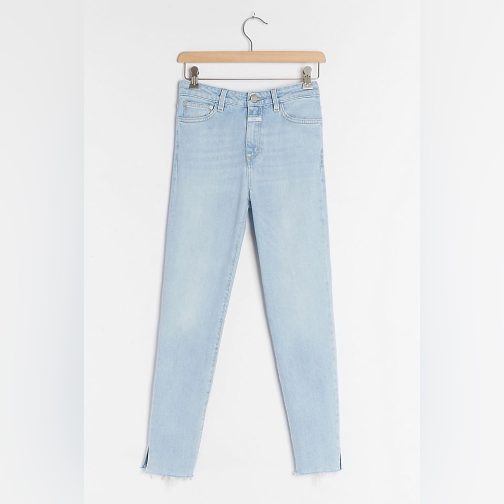 NWOT! CLOSED BAKER HIGH-RISE SKINNY JEANS Frayed Light Denim Summer Size 29